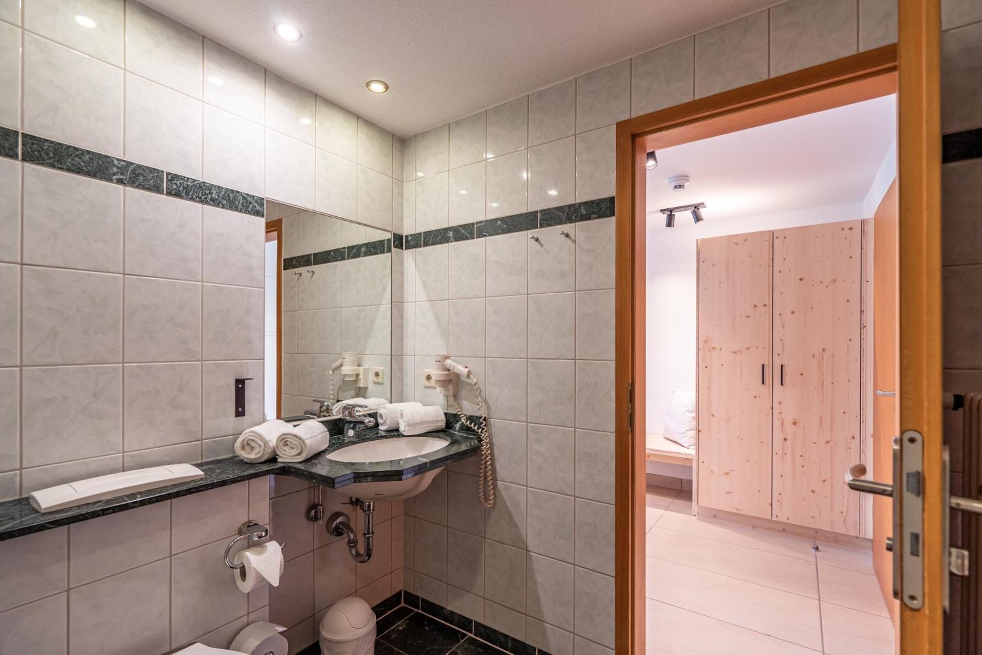 Stuub Jostal Apartman Titisee-Neustadt Szoba fotó